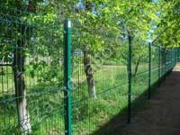 забор в парке
