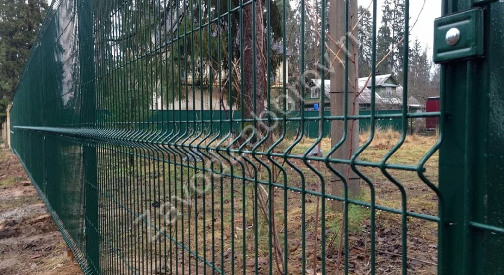 Секционный забор из сварной сетки Гиттер для ограждения территории предприятия